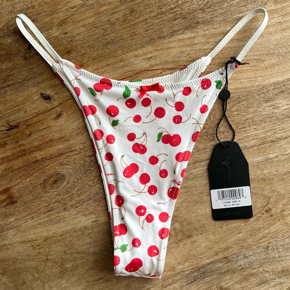 NWT Frankies Bikinis X Sydney Sweeney Collab Spice Bottom Size XL